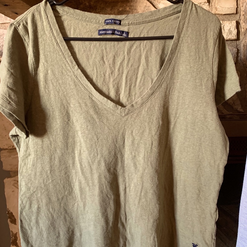✨3 for $25✨ Abercrombie & Fitch Cotton v-neck